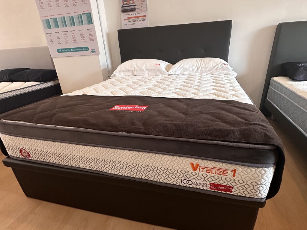 Display Piece : 1 x Queen Slumberland Vitalize 1